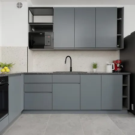 Apartamento Nowoczesny Apartament Z Ogrodem Na Przedmiesciach Warszawy By Renters