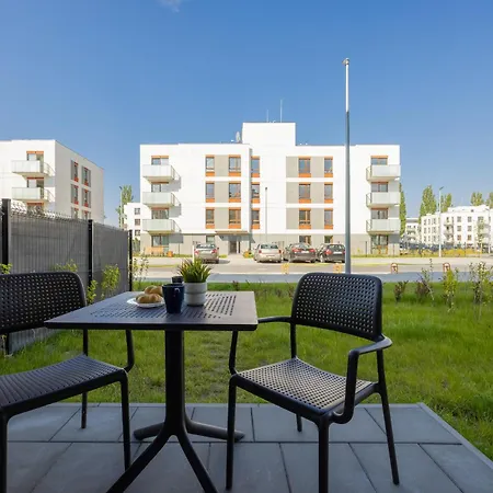Nowoczesny Apartament Z Ogrodem Na Przedmiesciach Warszawy By Renters Apartamento Lesznowola (Masovia)