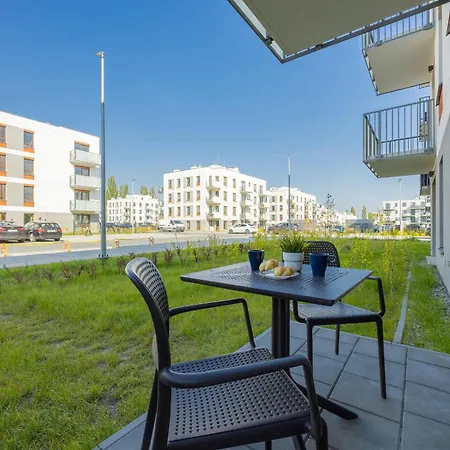 Apartamento Nowoczesny Apartament Z Ogrodem Na Przedmiesciach Warszawy By Renters *