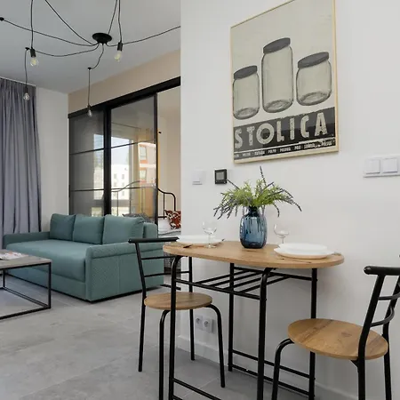 Nowoczesny Apartament Z Ogrodem Na Przedmiesciach Warszawy By Renters Apartamento *
