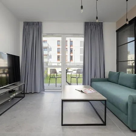 Apartamento Nowoczesny Apartament Z Ogrodem Na Przedmiesciach Warszawy By Renters