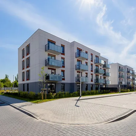 Apartamento Nowoczesny Apartament Z Ogrodem Na Przedmiesciach Warszawy By Renters *